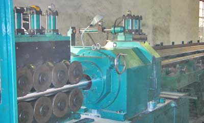 無心車床砂帶磨光聯線機組1